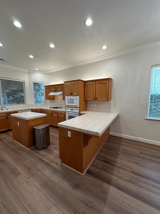 Photo - 7026 N Warren Ave