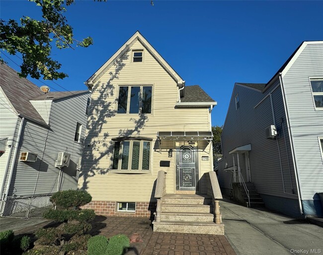 Building Photo - 77-19 170th St Unit 1st Fl