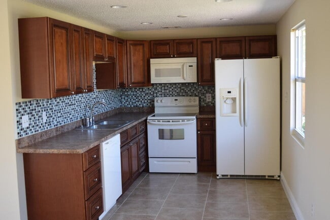 Photo - 3 bedroom 2 Bath 1 car garage