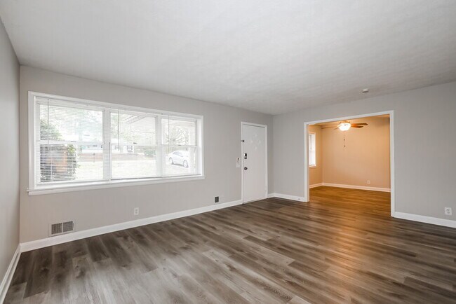 Photo - 627 Grayson Pkwy