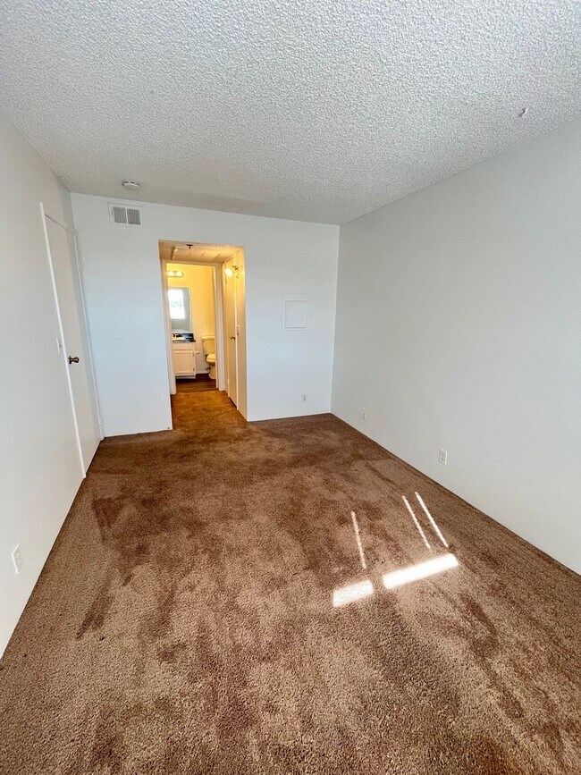 Photo - 1381 E University Ave. Unit 304