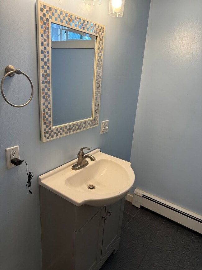 Photo - Dunbar Ave (121) Unit B