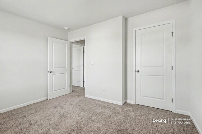 Photo - 1614 Yarrow Ln