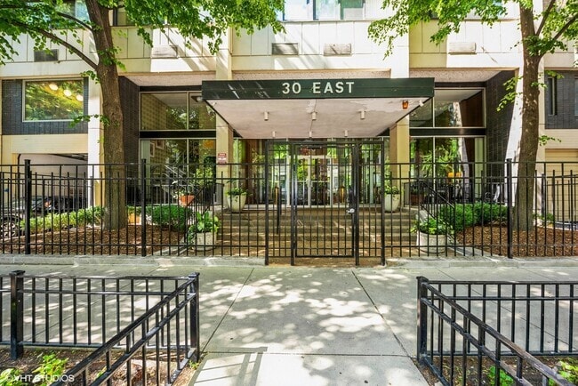 Building Photo - 30 E Division St Unit 8A Rental