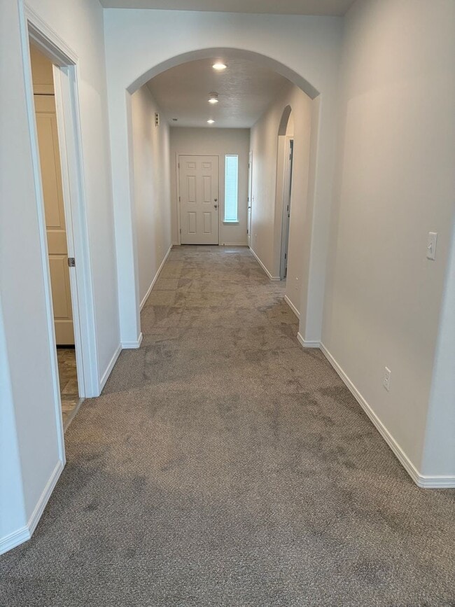 Photo - Beautiful Newer Home for Rent in Mae Valley.