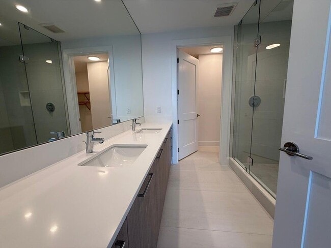 Photo - 151 N Seabreeze Blvd