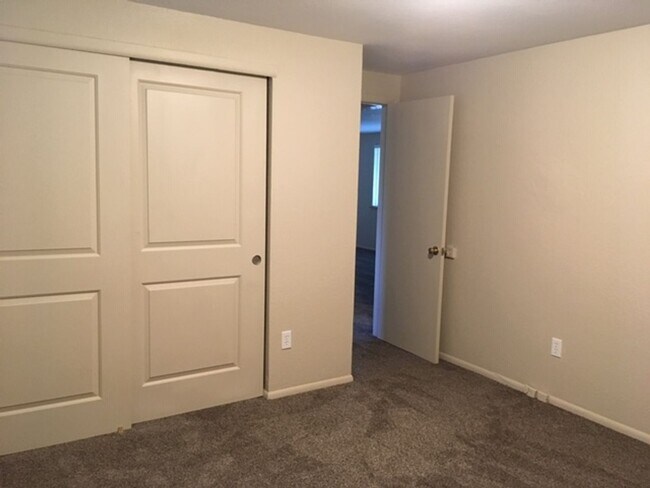 Photo - 2 Bdrm Lakewood Duplex