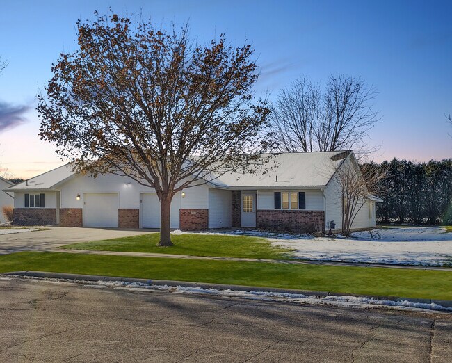 Photo - 2504 10th St SW