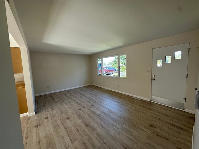 Photo - 2218-20-2220 Midland Dr