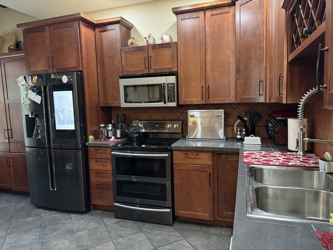 Building Photo - 172 Washington Ave Rental