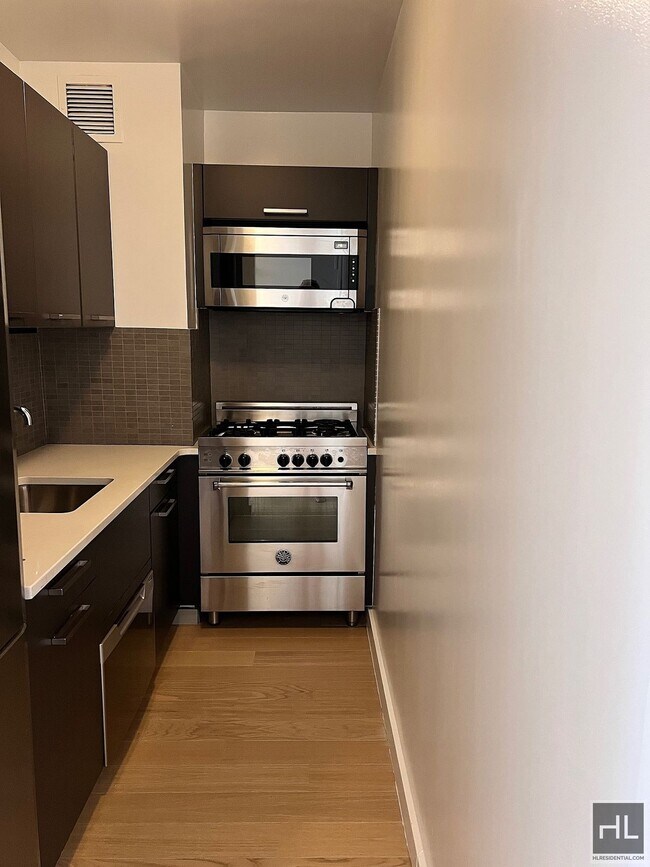 East 39th Street - East 39th Street Apartment Unit 23E