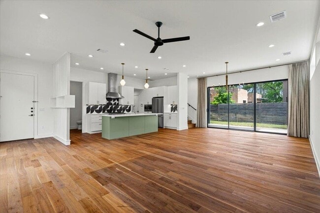 Photo - 1309 Hackberry St