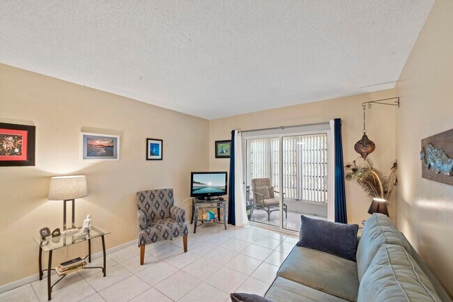 Photo - 1111 Lake Terrace Unit 105