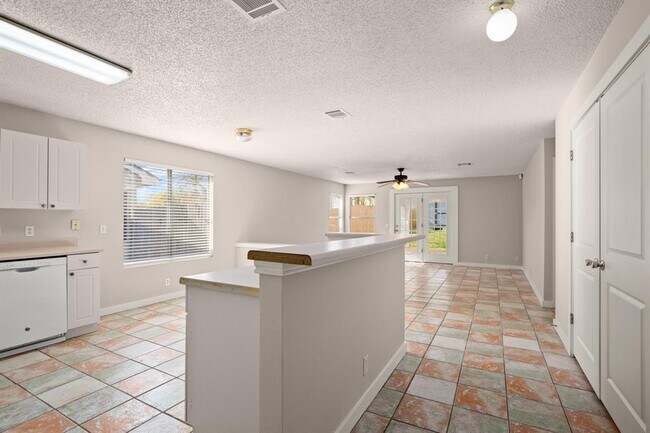 Photo - 185 Segovia Way