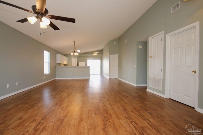 Photo - 386 Mizzen Ln