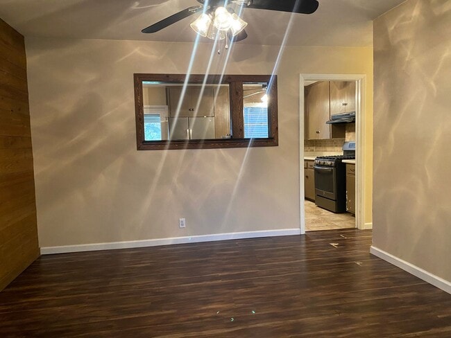 Photo - 3 BEDROOM NEAR BONHAM MIDDLE SCHOOL, EASY ...