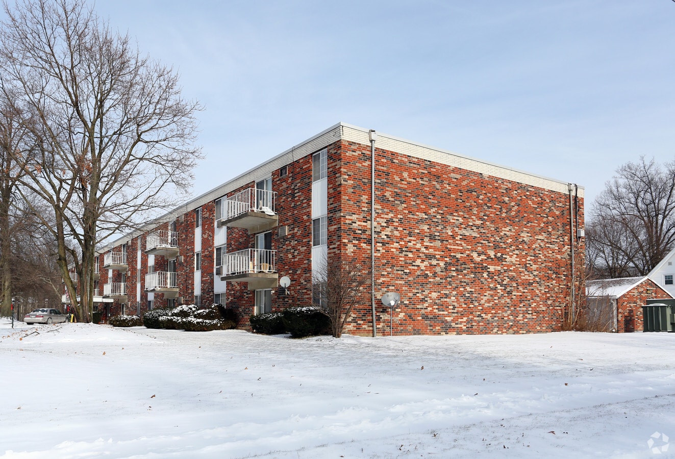Crandall Park Apartments - Crandall Park Apartments