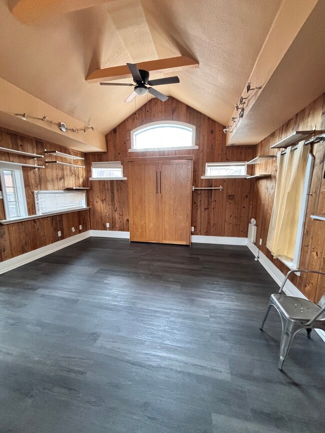 Building Photo - 715 Hill Alley St