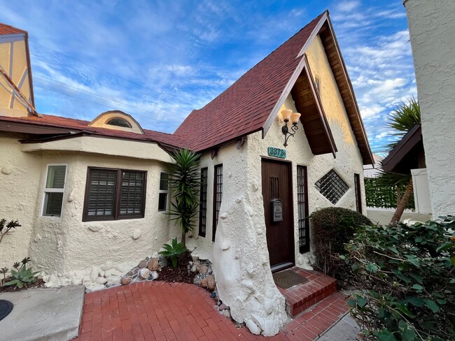 Building Photo - Upcoming 2 Bed/1 Bath With Bonus Room Loft Unit 3373.5
