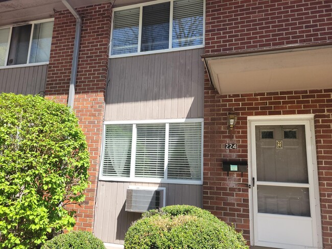 Photo - 224 New Britain Ave Unidad APT 2