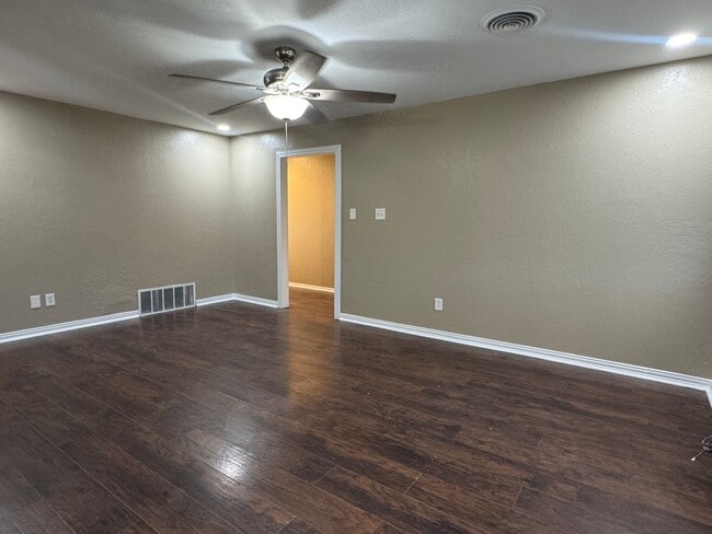 Photo - 117 SW 68th St