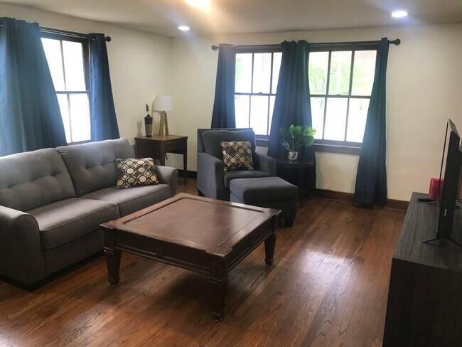 Photo - 908 Honor Heights Dr Unit 1