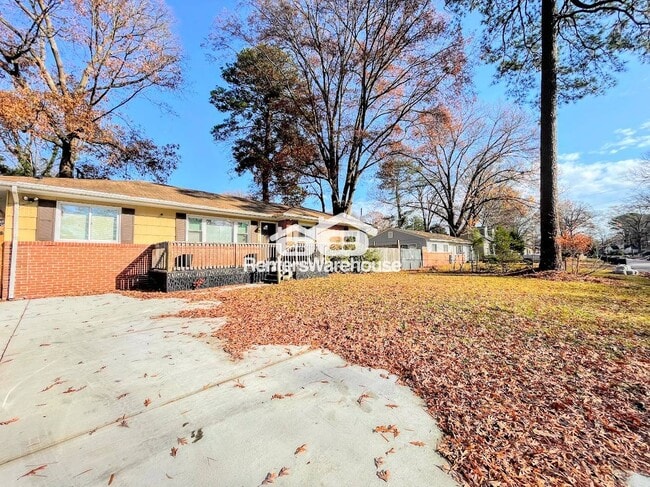 Photo - 4940 Erskine St