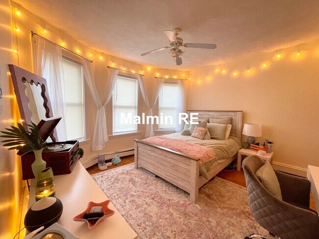 Photo - 168 Hillside St