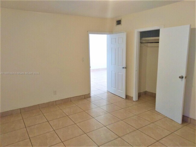 Photo - 1101 8th St Unidad 1103