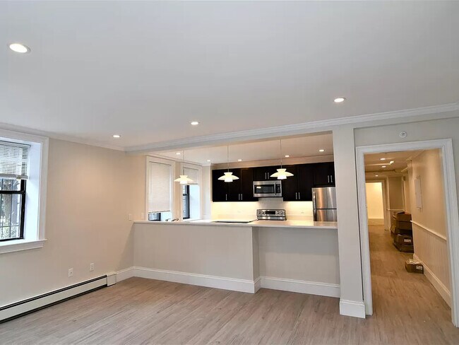 Photo - 25 Glenville Ave Unidad B