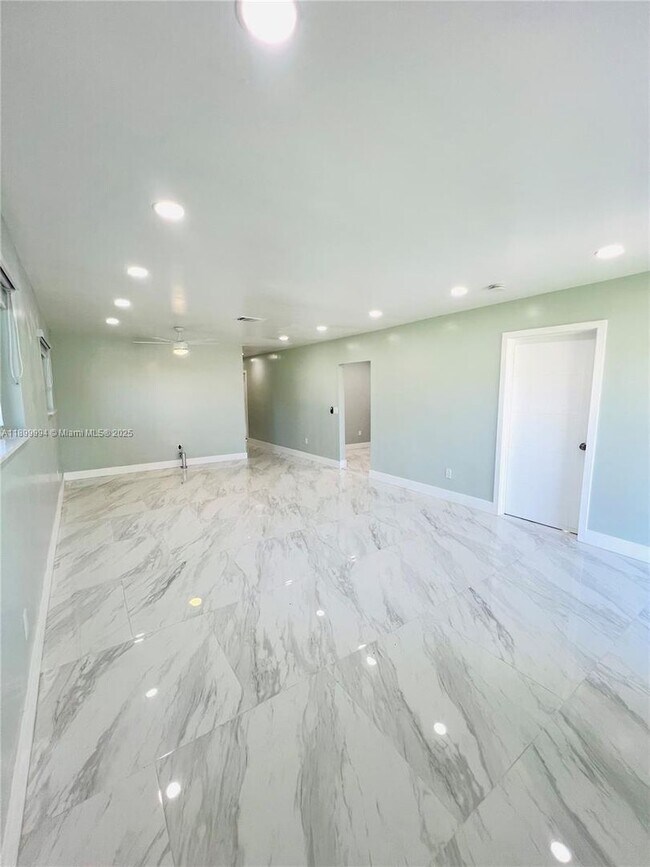 Photo - 10370 SW 174th Terrace