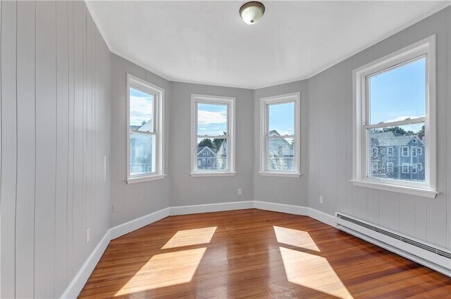 111 Pocasset Ave Unit 3