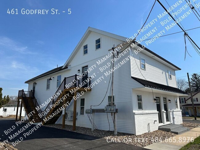 Building Photo - 461 Godfrey St Unit 5