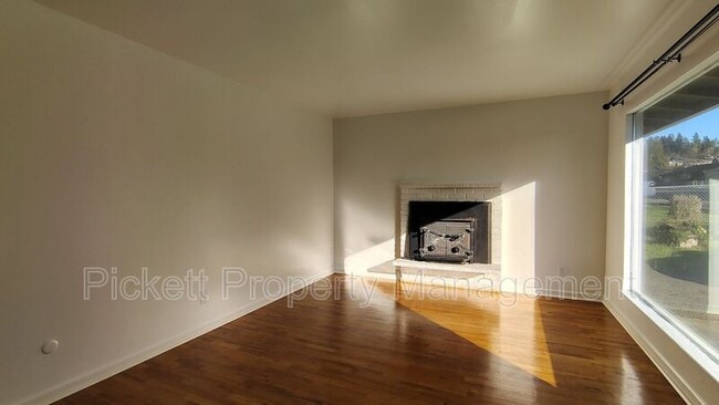 Photo - 1316 E Hope St