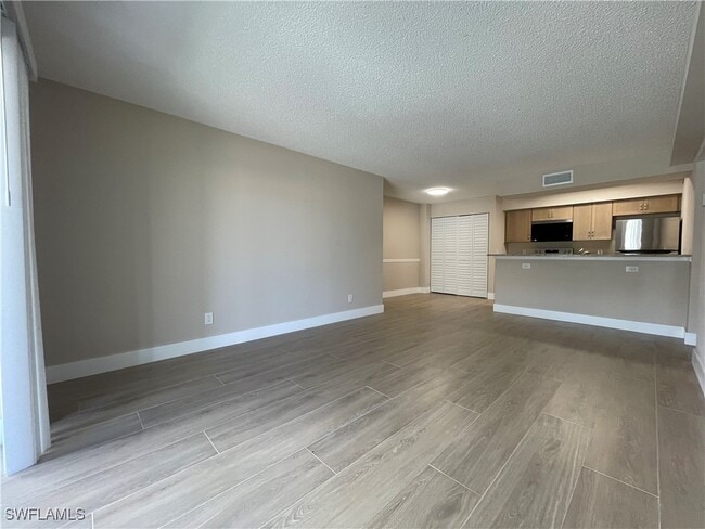 Building Photo - 5323 Summerlin Rd Unit 2303