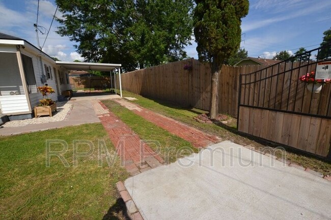 Photo - 9516 Gassie St