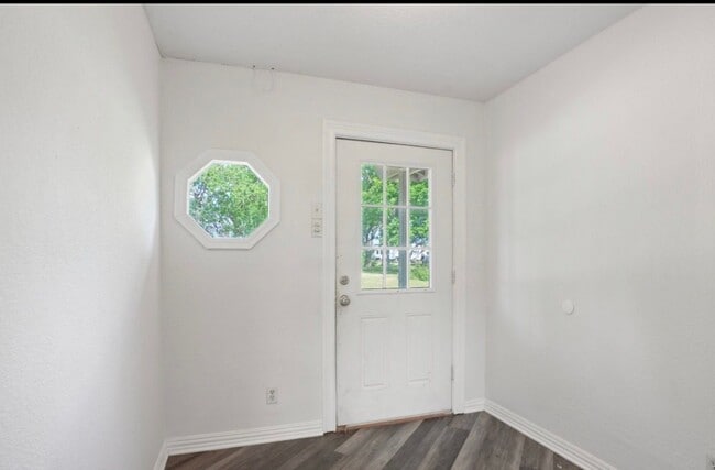 Photo - 8412 Avenue L Unidad 2