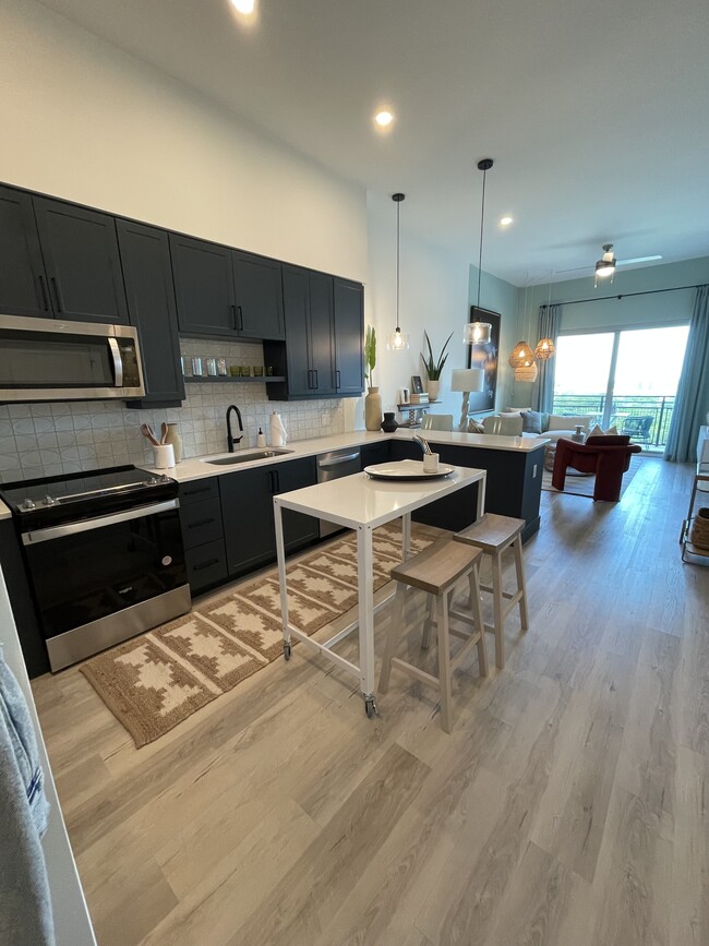 Building Photo - 287 NW 31st St Unit A2 Rental
