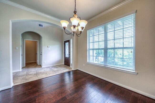 Photo - 27 S Sawbridge Cir