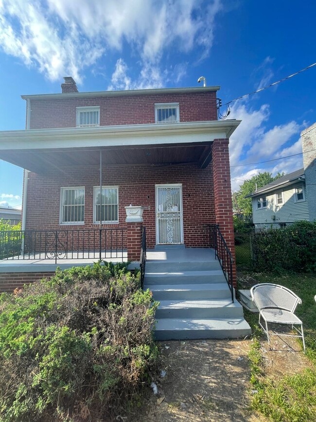 Building Photo - Beautiful 2bd 3.5 bath in Marshall Heights