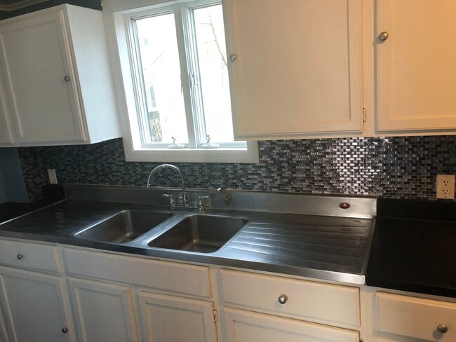 Photo - 85 Glen St Unit 85R