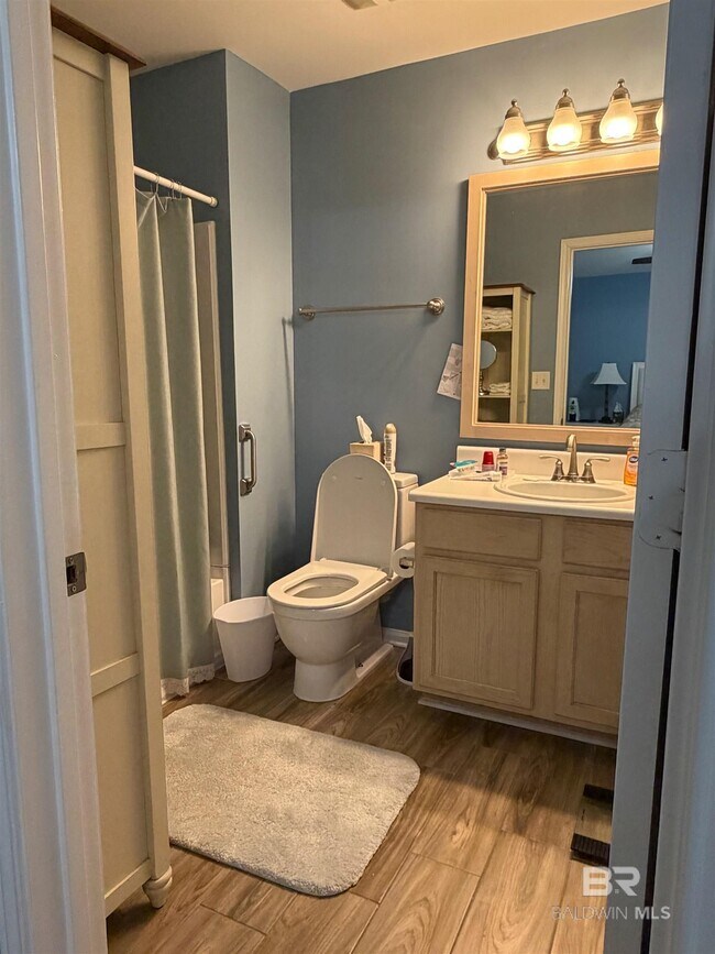 Photo - 1517 Regency Rd