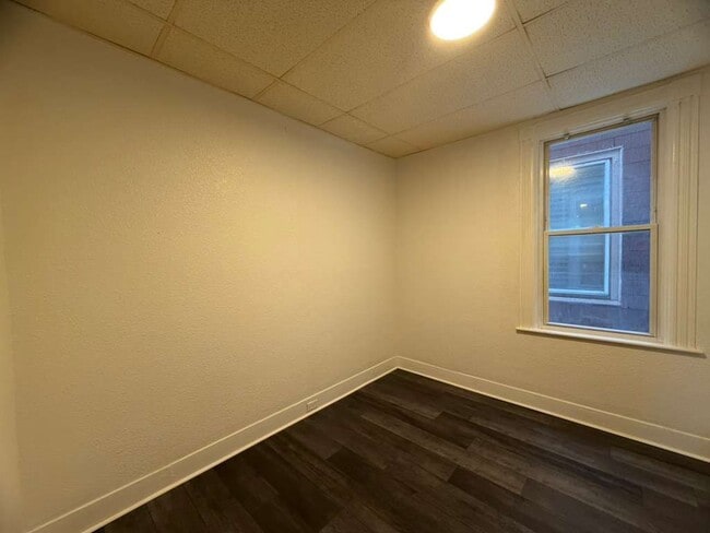 Photo - 1208 City St