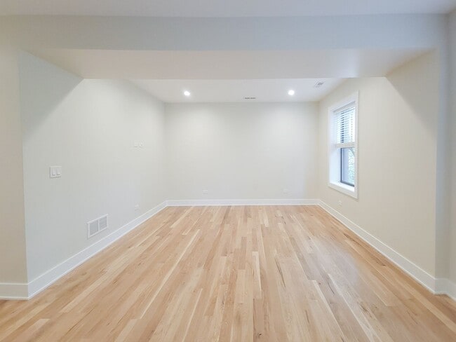 Photo - 2019 W Ainslie St Unit 1