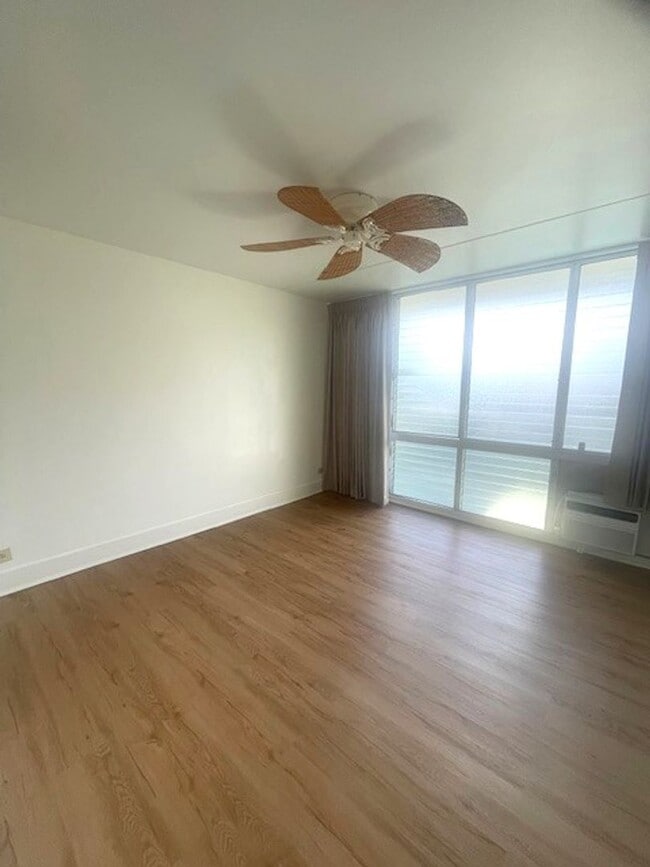 Photo - Upgraded 2 Bedroom / 1 Bath at the Iolani Regent Unit 403