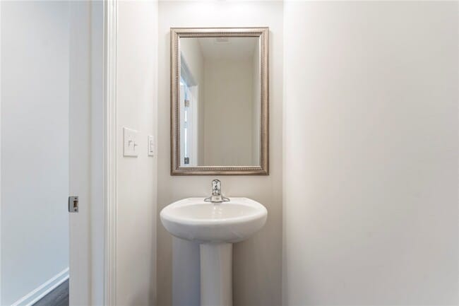 Photo - 105 Weaver Way