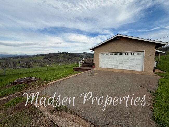 Photo - 784 Flag Creek Rd