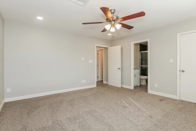 Photo - 2460 E Manhatton Dr