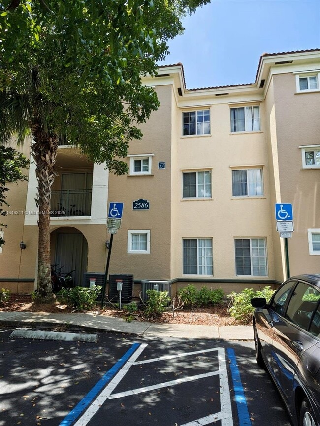 Photo - 2586 Centergate Dr Unit 307