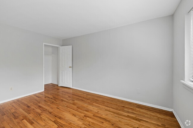 1BR, 1BA - 531SF - Bedroom